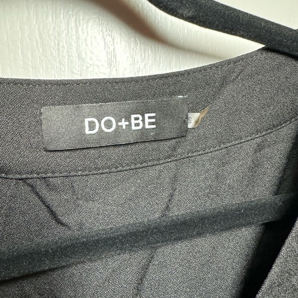 Do+Be black ruffle sleeve romper with shorts - Picture 5 of 7